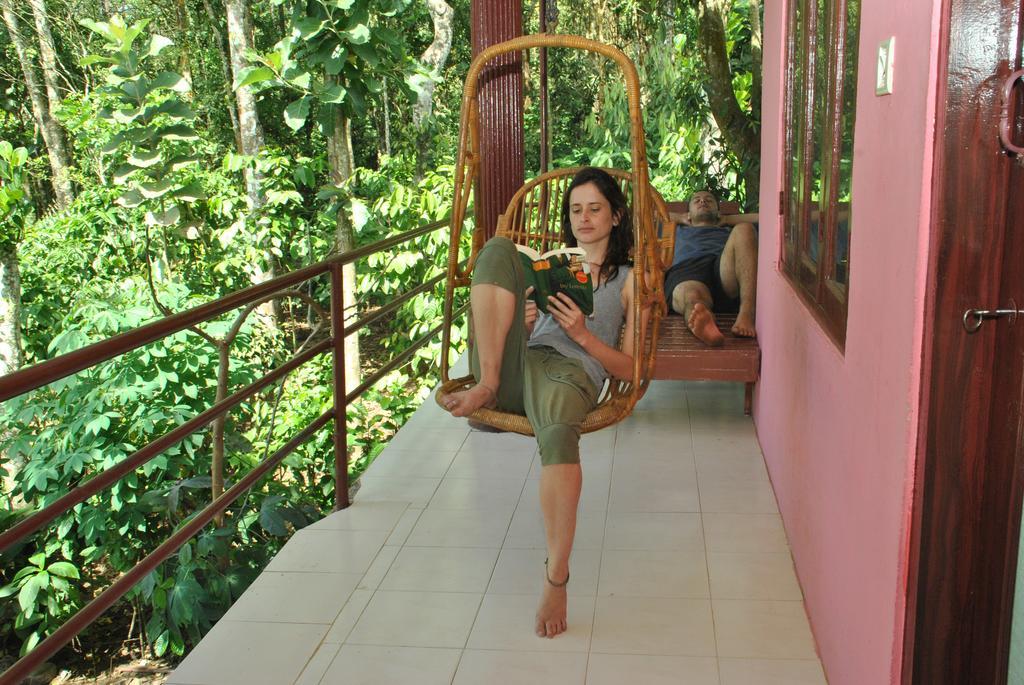 Jungleparadiso Homestay Thekkady Buitenkant foto